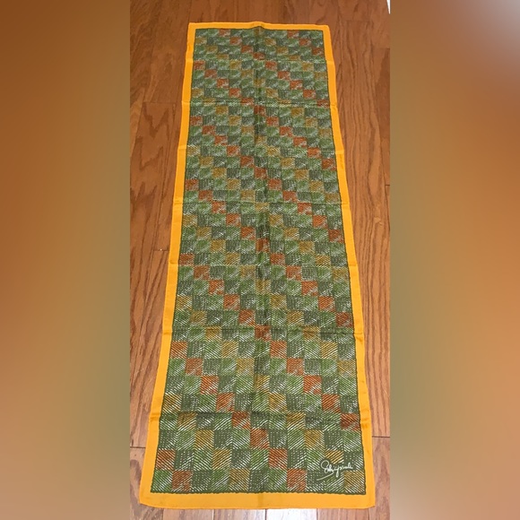 Vintage 1970s Glentex 42” x 14” 30% Silk 70% Rayon Artist Signed Scarf Wrap - Picture 3 of 15